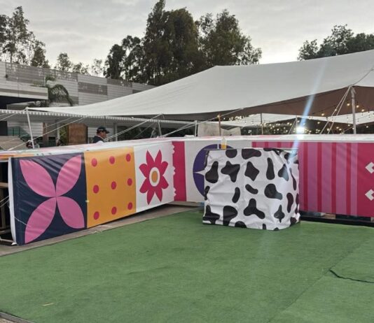 Caída de estructura deja dos mujeres lesionadas en Feria de Puebla