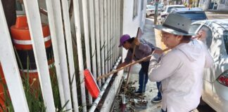Realizan faena comunitaria en Casa del Abue de San Pedro Cholula