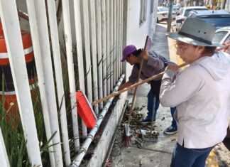 Realizan faena comunitaria en Casa del Abue de San Pedro Cholula