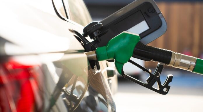 Gasolineros comienzan a incumplir acuerdo de precio límite al combustible