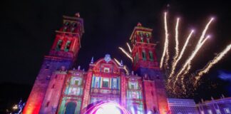 Inauguran Festival Glow México en el Centro Histórico de Puebla