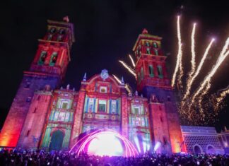 Inauguran Festival Glow México en el Centro Histórico de Puebla