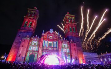 Inauguran Festival Glow México en el Centro Histórico de Puebla