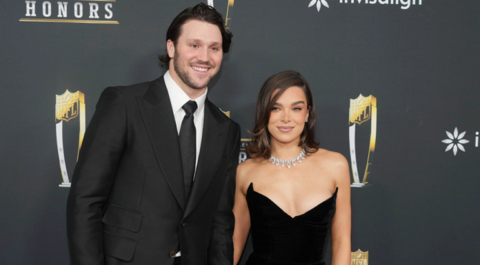 Hailee Steinfeld y Josh Allen anuncian el nacimiento de su bebé