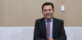 Buscan sancionar uso de celulares en penales de Puebla