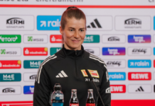 Marie-Louise Eta, primera mujer en dirigir en la Bundesliga