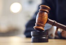 Sancionan a dos jueces por faltas administrativas en Puebla