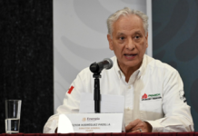 PEMEX separa a tres funcionarios por derrame en el Golfo de México