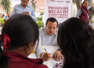 Reciben habitantes de San Martín Texmelucan información de los programas de Bienestar