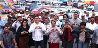 Impulsa Pável Gaspar diálogo con productores de flores para fortalecer al sector