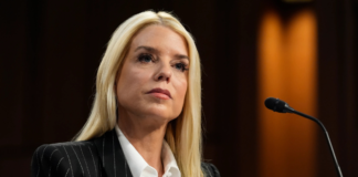 Donald Trump cesa a Pam Bondi como fiscal general de EU