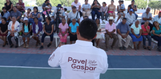 Pável Gaspar recorre comunidades del Valle de Acatlán