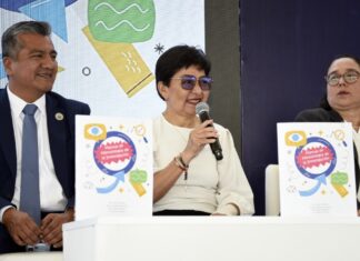 BUAP presenta en Acajete libro para acercar la ciencia a jóvenes