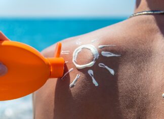 Exposición al sol eleva riesgos de cáncer de piel y golpe de calor: IMSS