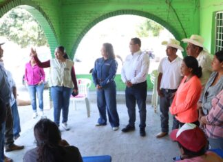 Pável Gaspar recorre la Mixteca para encabezar asambleas de Obra Comunitaria