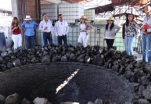 Pável Gaspar recorre comunidades de la Mixteca para escuchar necesidades