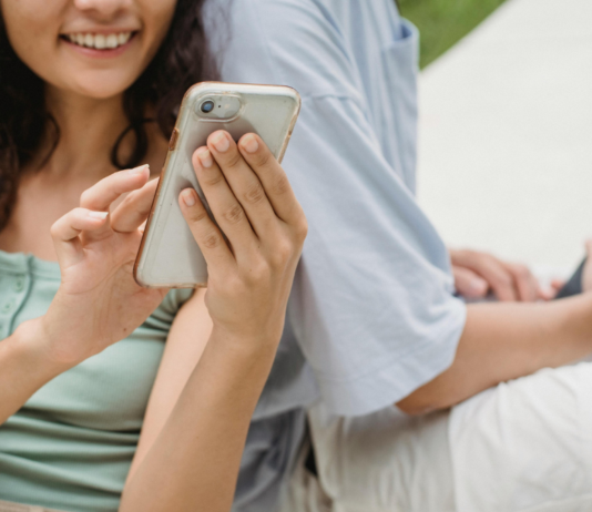 Plantean prohibir redes sociales a menores de 16 años en CDMX