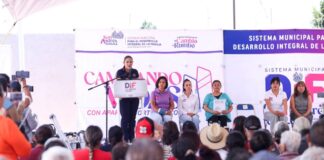 Lupita Cuautle entrega aparatos auditivos y ortopédicos en San Andrés Cholula