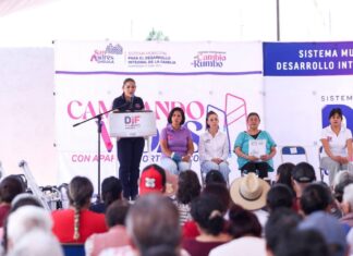 Lupita Cuautle entrega aparatos auditivos y ortopédicos en San Andrés Cholula