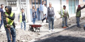 Pepe Chedraui supervisa bacheo en Bosques de Santa Anita