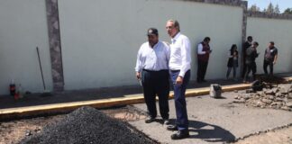 Pepe Chedraui supervisa bacheo en Calzada del Ejército Mexicano