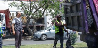 Supervisa Pepe Chedraui trabajos de bacheo en El Mirador