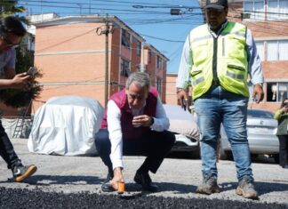 Pepe Chedraui supervisa bacheo en el Infonavit San Jorge