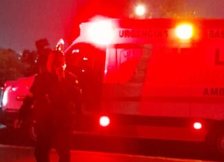 Trabajador lesionado tras caída desde estructura en Puebla