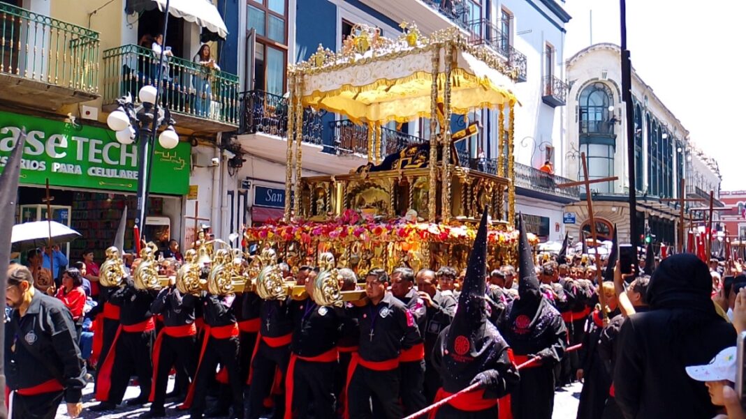 Más de 195 mil fieles acompañan la procesión de Viernes Santo en Puebla ...