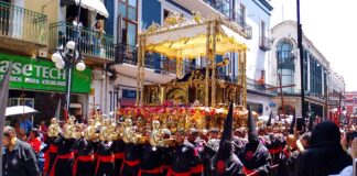 Más de 195 mil fieles acompañan la procesión de Viernes Santo en Puebla