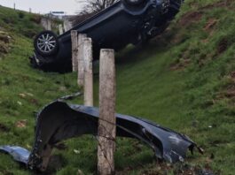 Conductor sale con vida tras volcadura en la Teziutlán-Virreyes