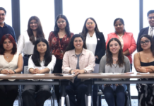 Xel Hernández abre diálogo con grupo de universitarias