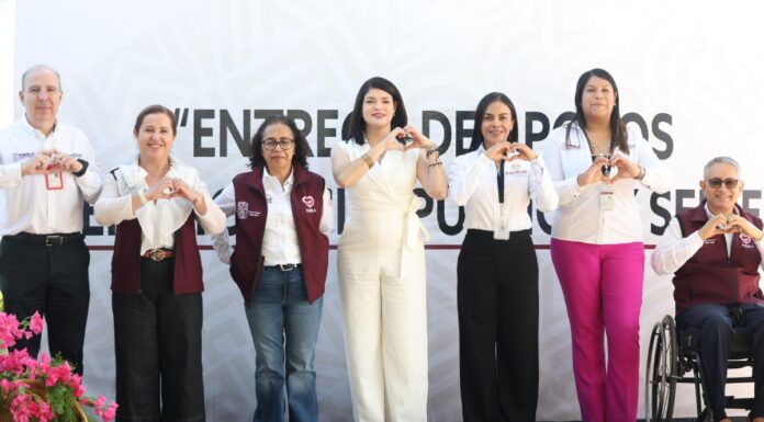 Zacatlán sede de jornada masiva de entrega de más de 300 aparatos auditivos