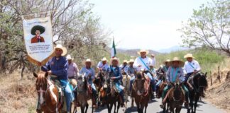 Pável Gaspar participa en cabalgata por aniversario luctuoso de Emiliano Zapata