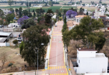 Lupita Cuautle entrega adoquinamiento en la calle Xicotepec de Juárez