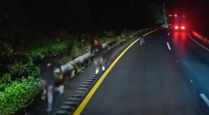 VIDEO: Captan intento de asalto en la autopista Puebla-Orizaba