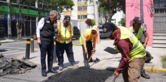 Pepe Chedraui supervisa bacheo en 17 Sur y 13 Poniente