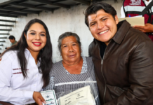 Tonantzin Fernández entrega biofertilizantes de la BUAP