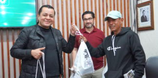 Reconocen labor de boleros con entrega de kits en Texmelucan