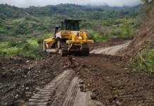Gobierno del Estado reconstruye tramo carretero en Pahuatlán