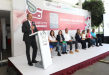 Pepe Chedraui entrega cheques a beneficiarios de “Tu Crédito Imparable”