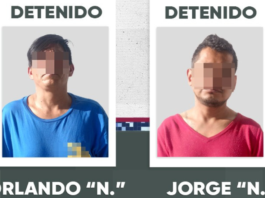 Detienen a dos hombres por robo a comercio en Puebla