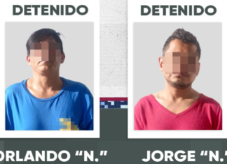 Detienen a dos hombres por robo a comercio en Puebla