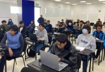 Estudiantes de bachillerato BUAP participan en clase internacional sobre Física de partículas