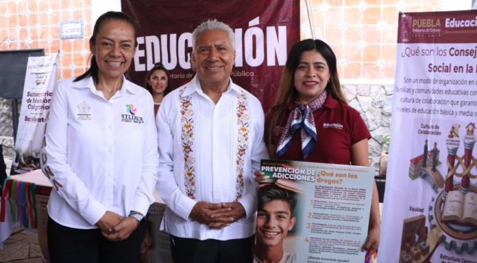 Ariadna Ayala recibe al secretario de Educación en jornada ciudadana