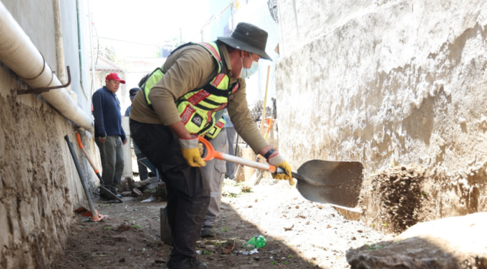 Retiran 140 toneladas de basura en canal de Cuautlancingo