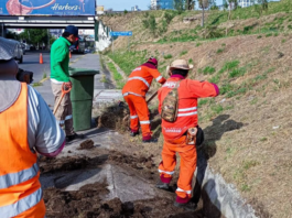 OOSL realiza limpieza pluvial en el bulevar Atlixcáyotl