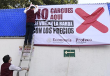 Profeco coloca lonas en gasolineras de Puebla por “precios altos”