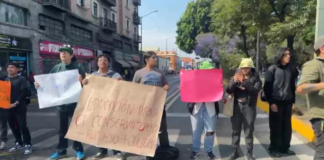 Estudiantes de música protestan para exigir atención a demandas