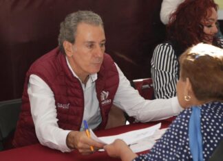 Pepe Chedraui atiende necesidades vecinales en San Pablo Xochimehuacan